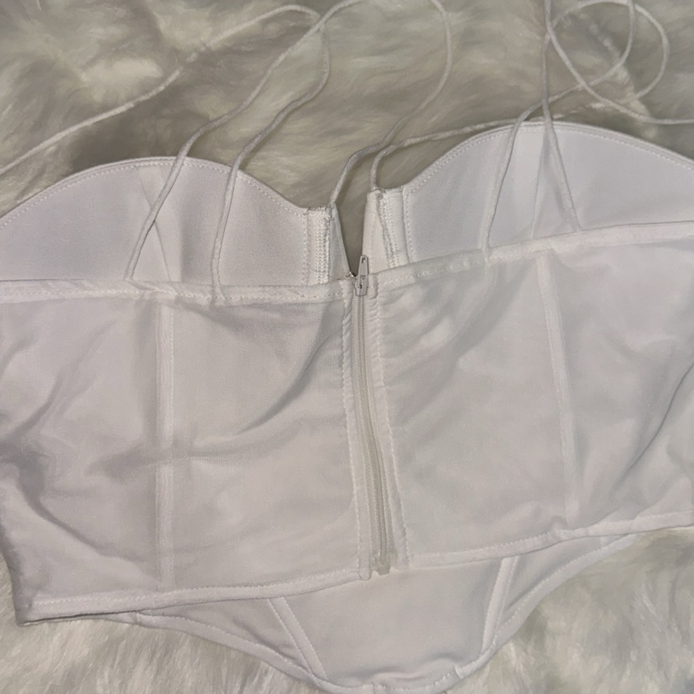 NWOT Fashion Novella White Crop - Picture 4 of 5